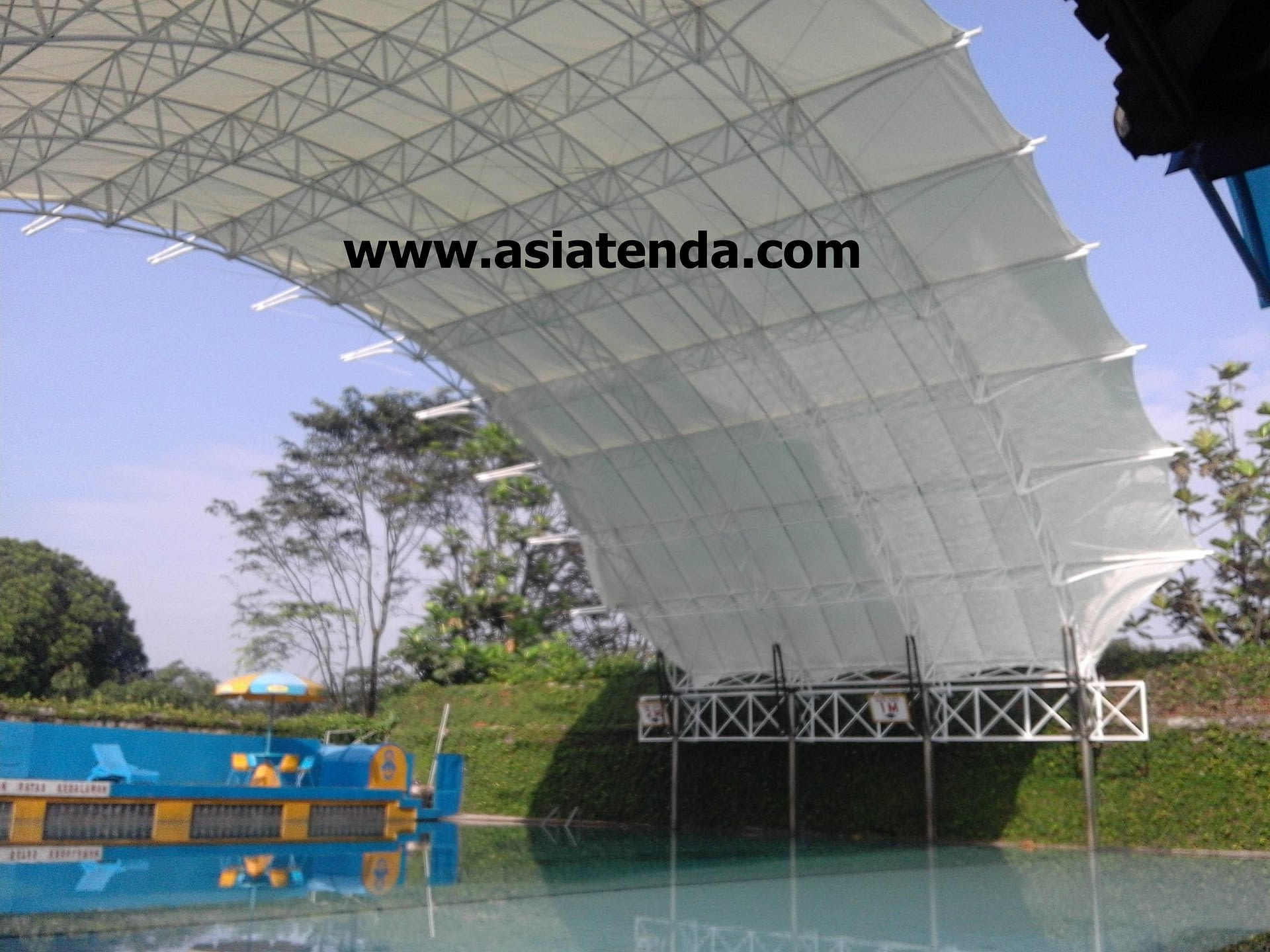 portofolio tenda membrane shade  kolam renang samping kanan